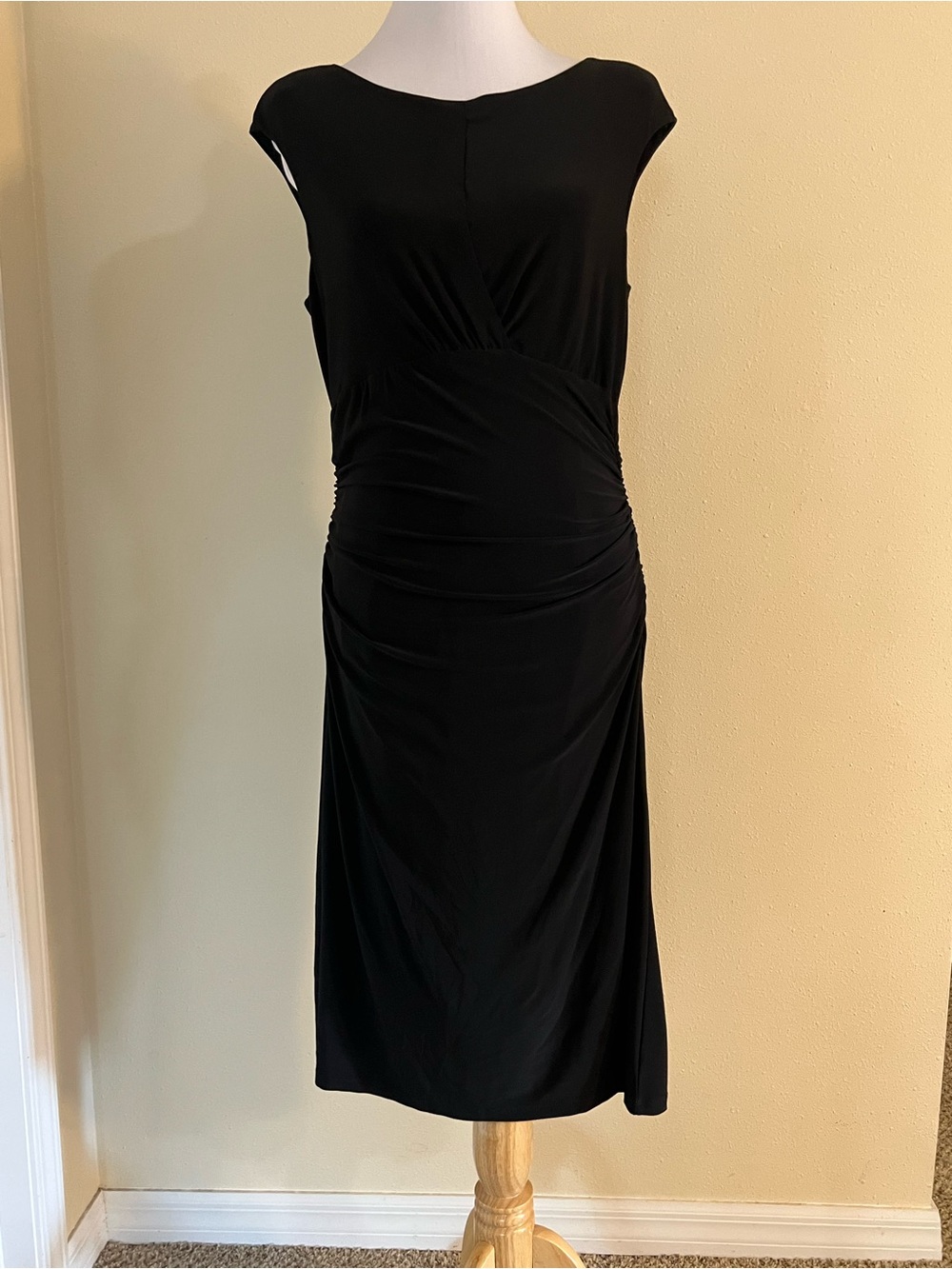 Lauren Ralph Lauren Black Ruched-Detail Cap Sleeve Midi Dress